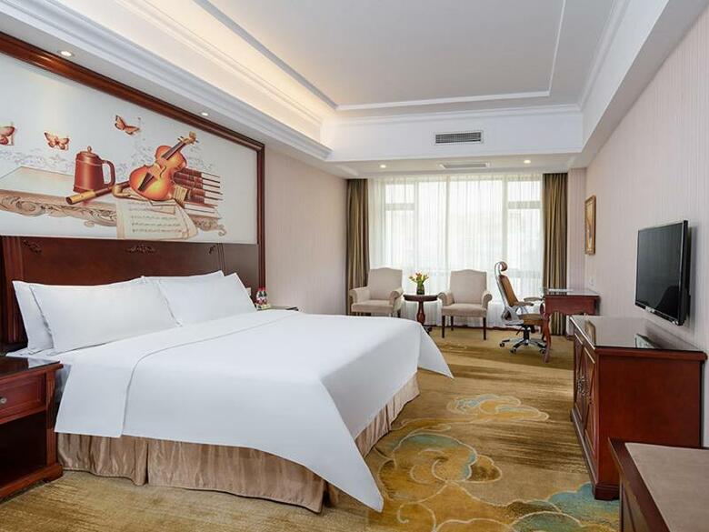 Vienna Hotel Foshan Huangqi