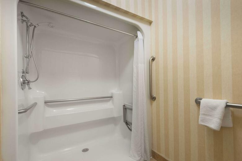 Hotel Comfort Suites North Academy