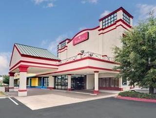 Clarion Hotel Park Central