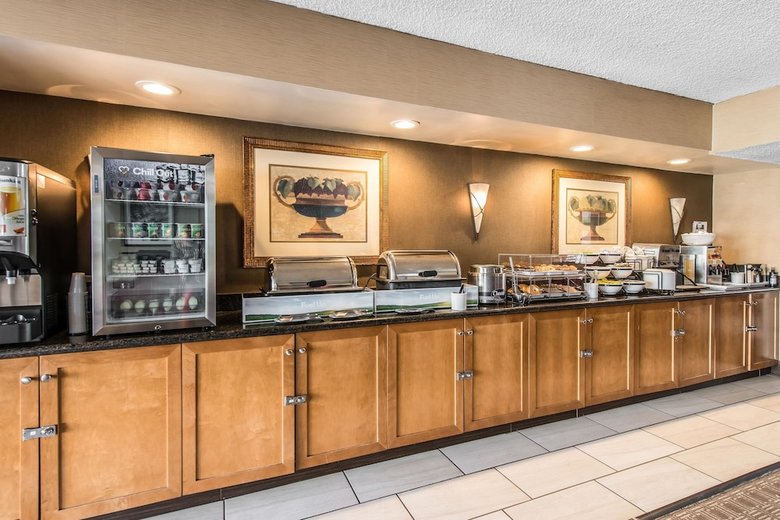 Hotel Comfort Inn & Suites