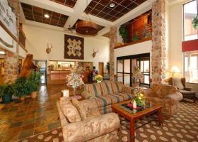 Hotel Comfort Inn & Suites