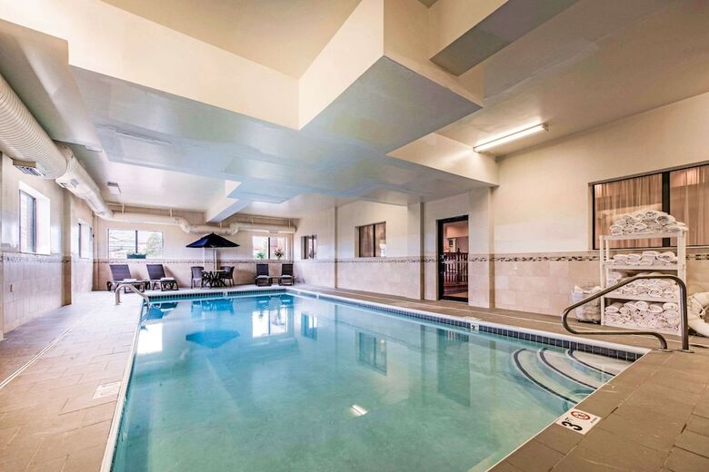 Hotel Comfort Inn & Suites (streetsboro)