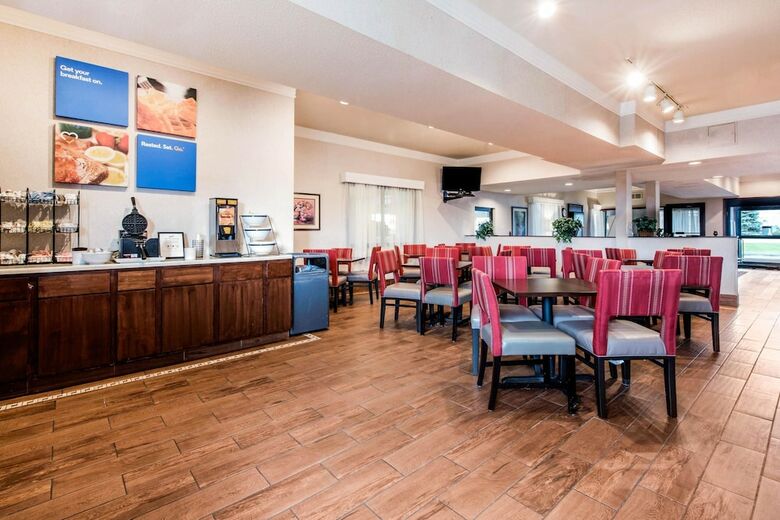 Hotel Comfort Inn & Suites (streetsboro)