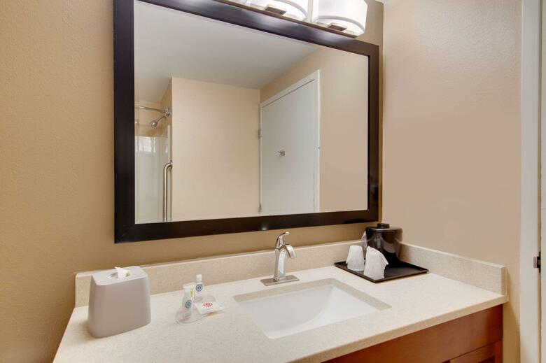 Hotel Comfort Inn Airport
