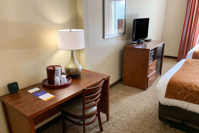 Hotel Comfort Suites