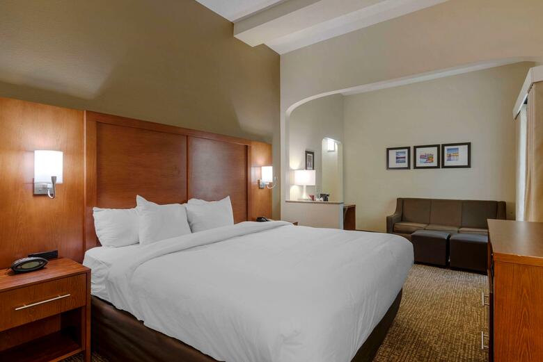 Hotel Comfort Suites