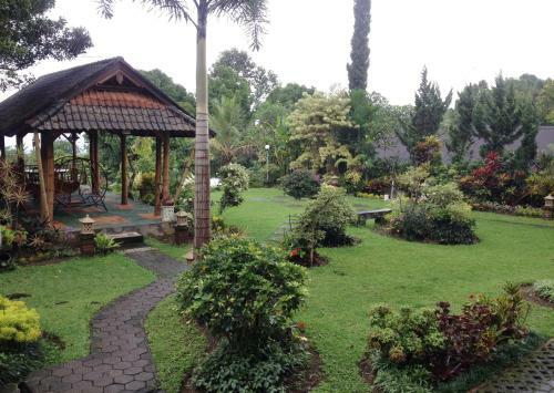 Hostal Karang Sari Guesthouse & Restaurant