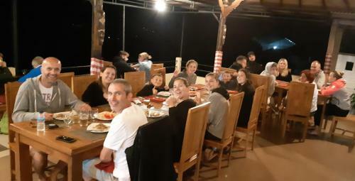 Hostal Karang Sari Guesthouse & Restaurant