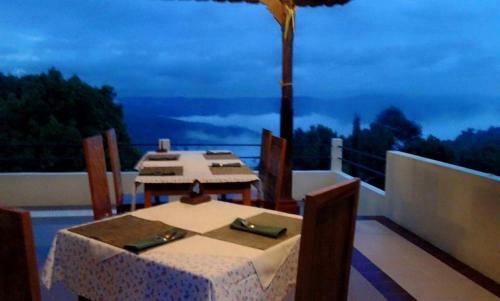 Hostal Karang Sari Guesthouse & Restaurant