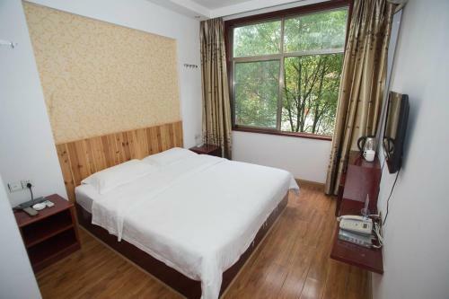 Posada Zhangjiajie Yijiaqin Hotel