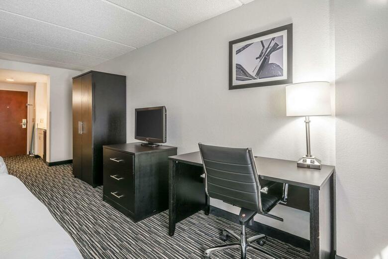 Hotel Comfort Inn West