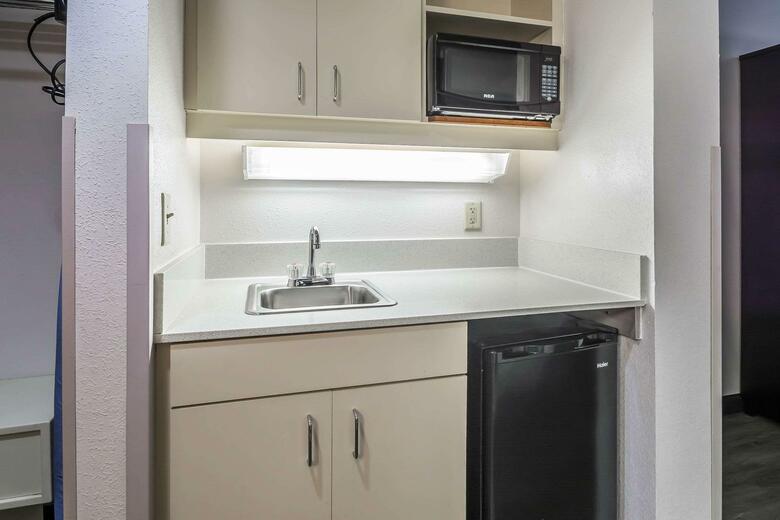 Hotel Comfort Inn West