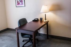 Hotel Comfort Suites Airport