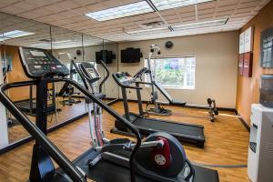 Hotel Comfort Suites Airport