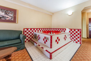 Hotel Comfort Suites Airport