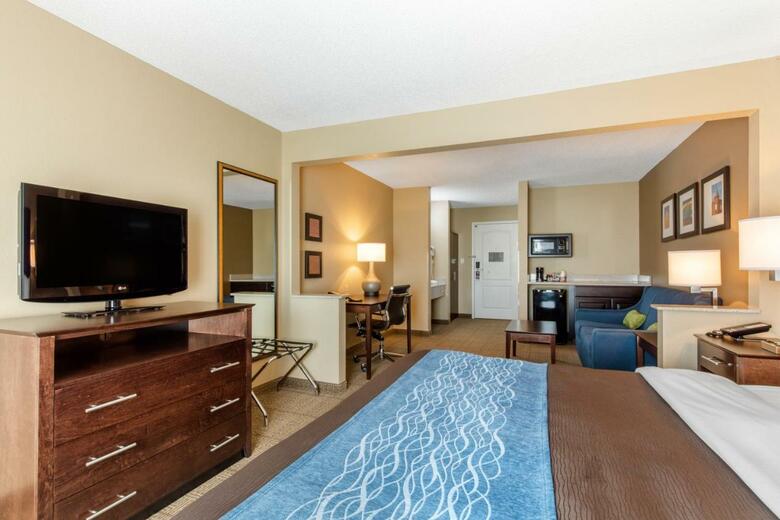 Hotel Comfort Inn & Suites