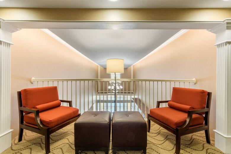 Hotel Comfort Inn & Suites