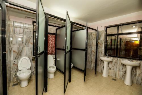 Albergue Famous House