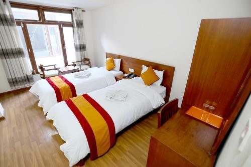 Hotel Holiday House