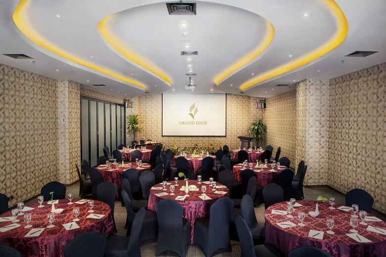 Grand Edge Hotel Semarang
