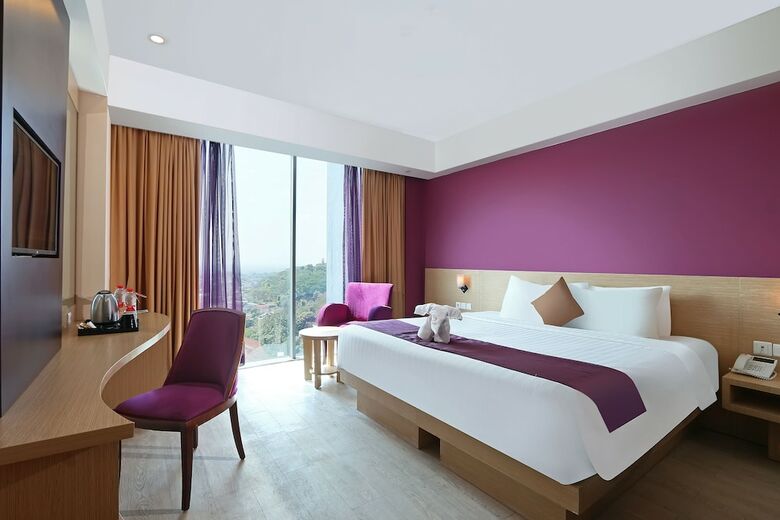 Grand Edge Hotel Semarang