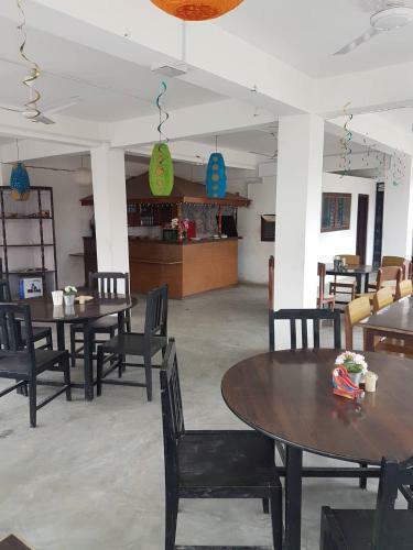 Hotel Shiva's Dream