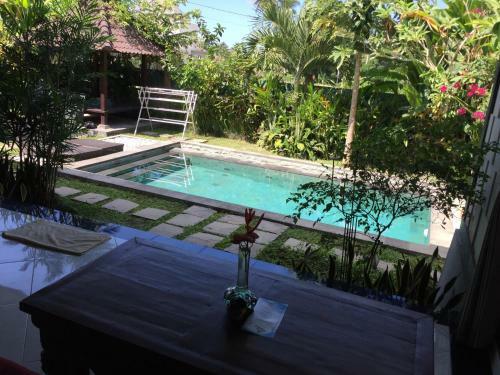 Ratna Villa