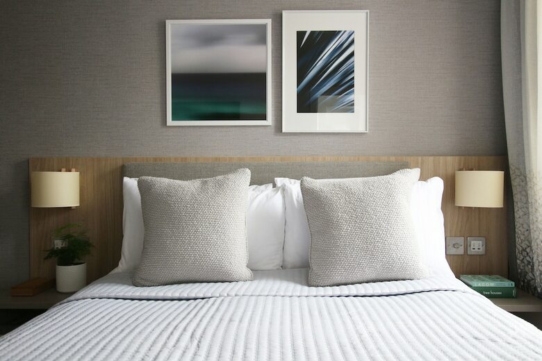 Hotel Inhabit