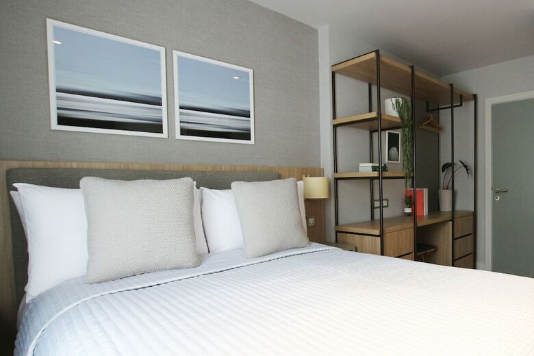 Hotel Inhabit