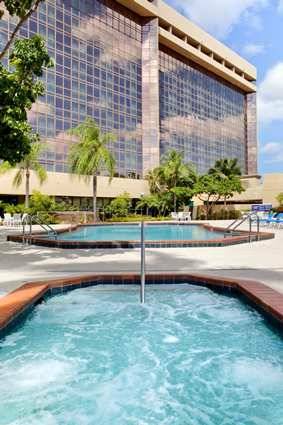 Hotel Doubletree By Hilton Miami Airport