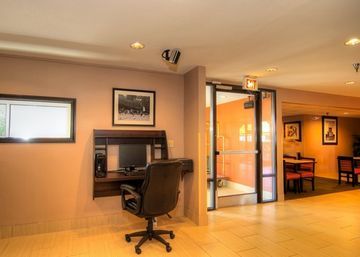 Hotel Quality Inn & Suites