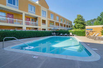 Hotel Quality Inn & Suites