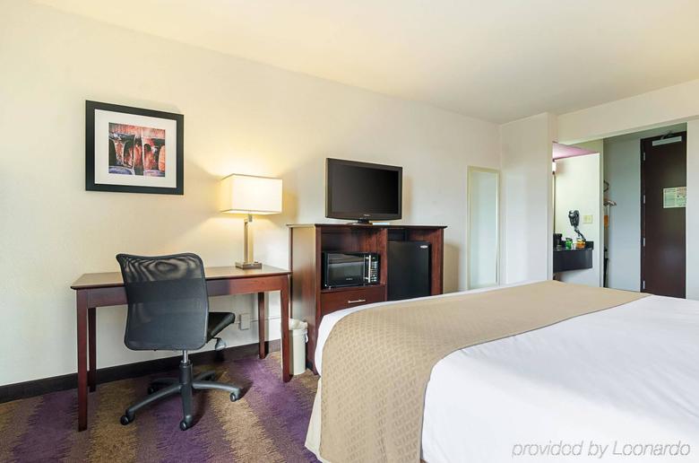 Hotel Quality Inn West End
