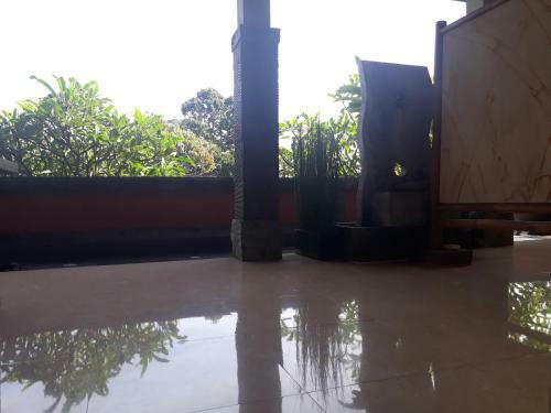 Hostal Adi House Homestay