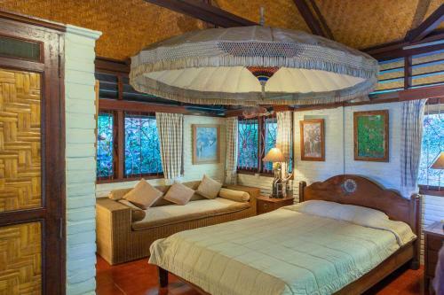 Bed & Breakfast Murni's Houses
