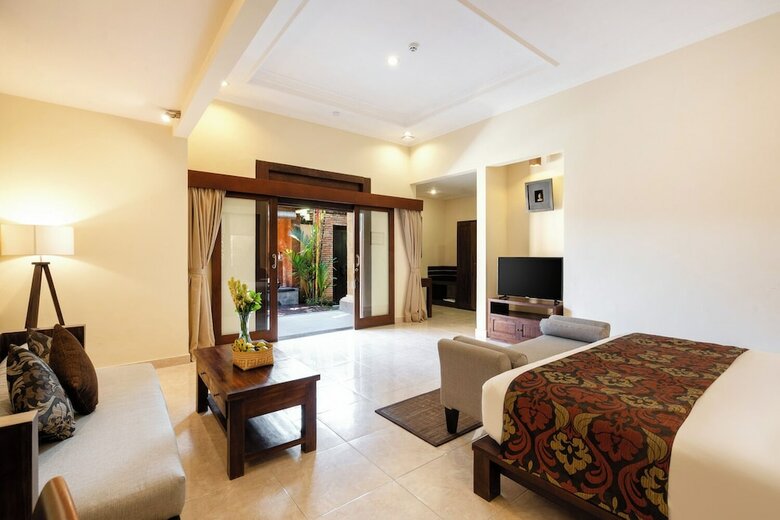 Hotel Bebek Tepi Sawah Restaurant & Villas