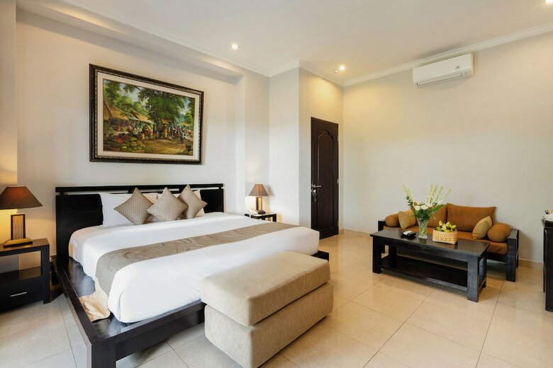 Hotel Bebek Tepi Sawah Restaurant & Villas
