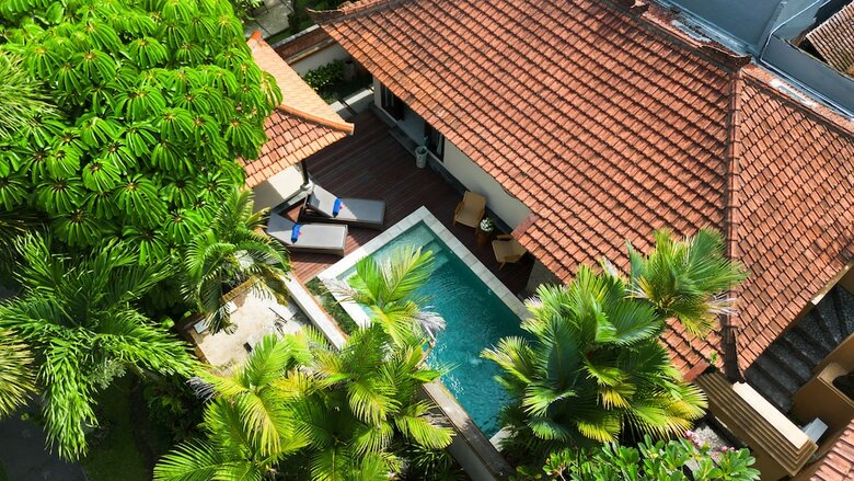 Hotel Bebek Tepi Sawah Restaurant & Villas