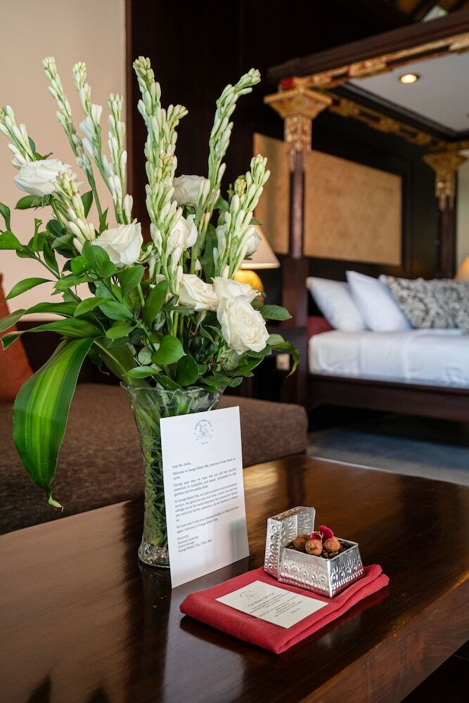 Hotel Bebek Tepi Sawah Restaurant & Villas