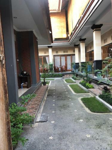 Taman Indah Homestay