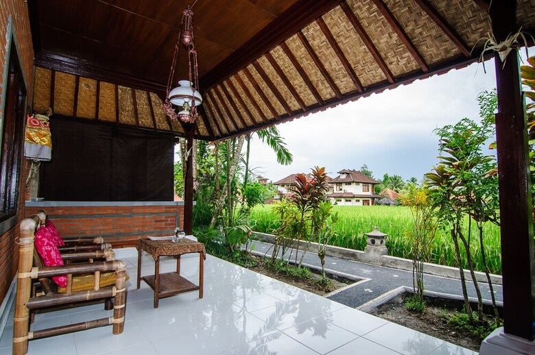 Hostal Puji Bungalow