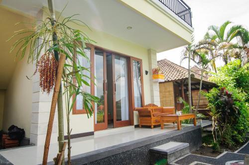 Hostal Puji Bungalow
