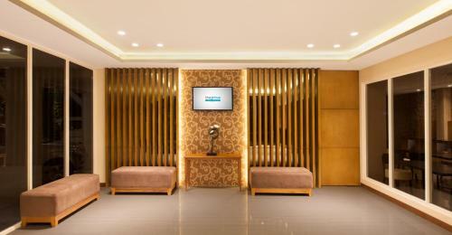The Grove Express Timoho Hotel