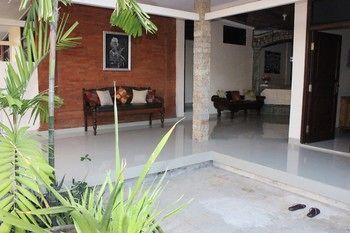 Hotel Blanjong Homestay