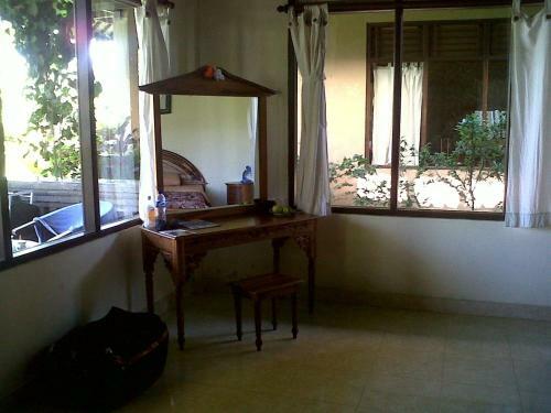 Hostal Arjana Bungalows Rice Field