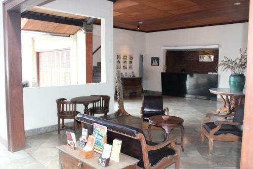Indi Hotel