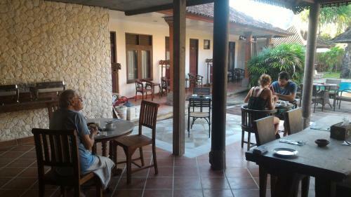 Indi Hotel
