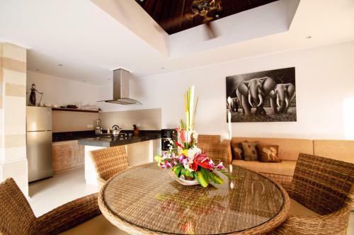 Taman Kesari Villas