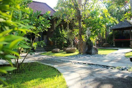 Hostal Mai Mondok Guest House