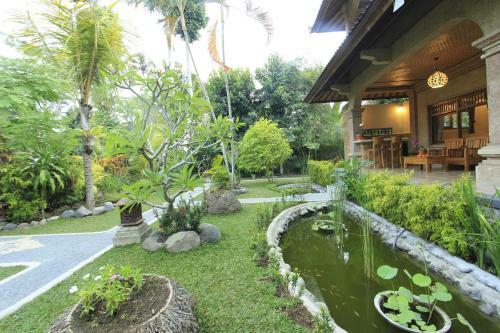 Hostal Pekak Mangku Guest House